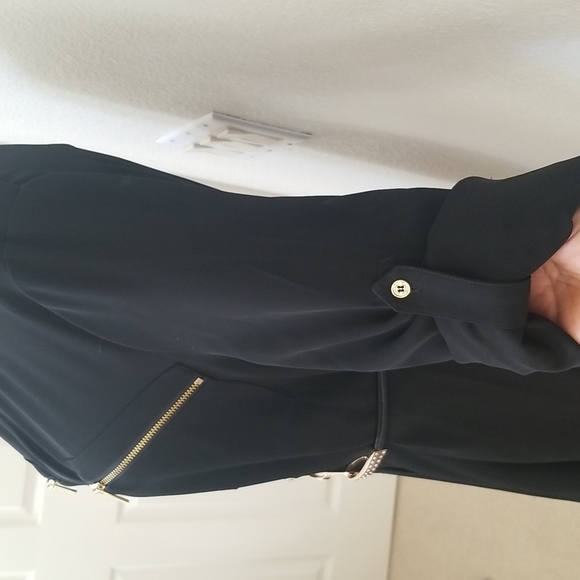 Calvin Klein - Picture 7 of 9